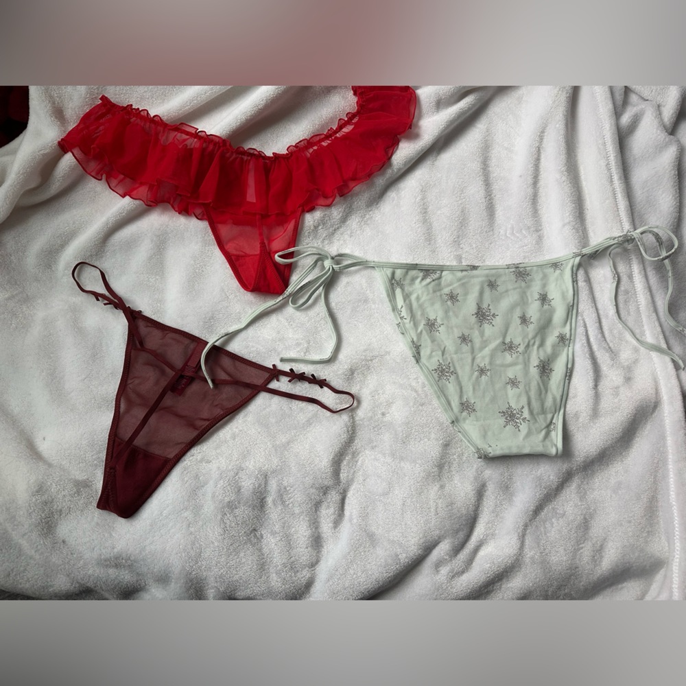 Skims Advent Calendar - 12 pairs of limited edition holiday‎ panties - Picture 3 of 12